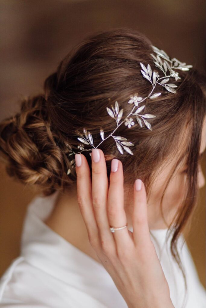 bride with bridal hair decoration